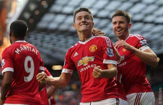 转瞬即逝的 转瞬即逝的